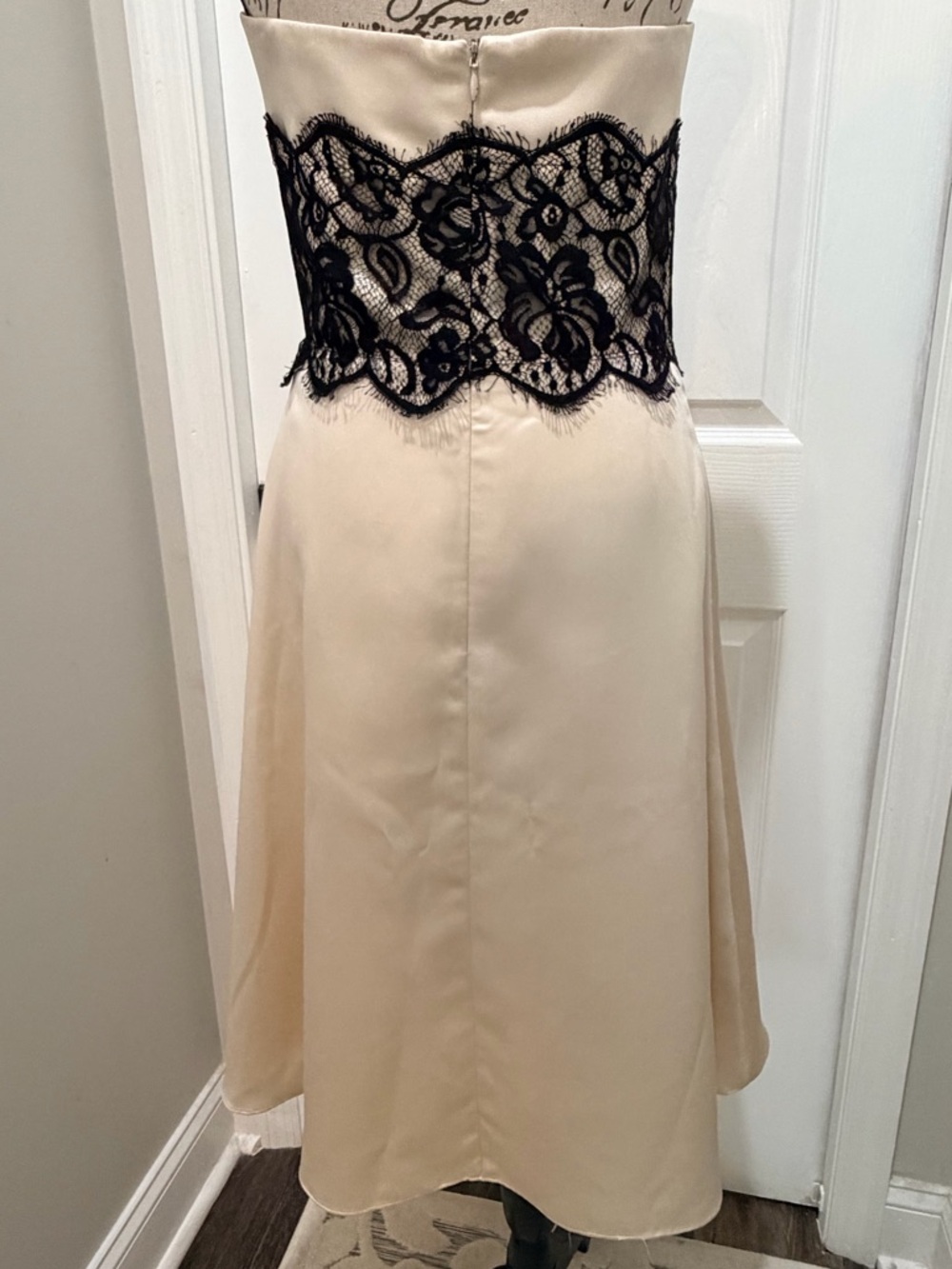 White House Black Market Strapless Satin Lace Dress Cream Black - Picture 4 of 9